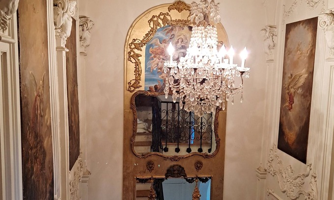 Redmont Park House | Italian Villa with city view of Birmingham with hot tub and security!