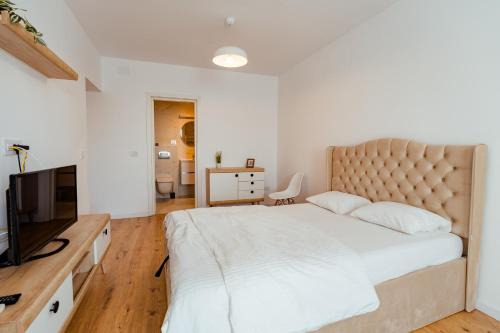 Pipera Apartment | Ivory by Blvd 25B4 - Premium Studio with Garden View