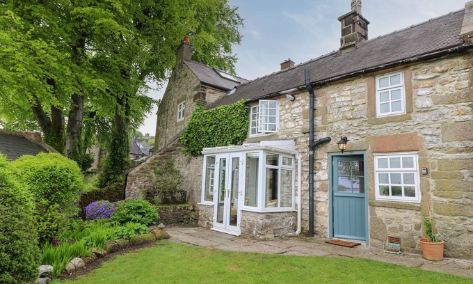 Winster Cottage | IVY COTTAGE, family friendly, character holiday cottage in Winster
