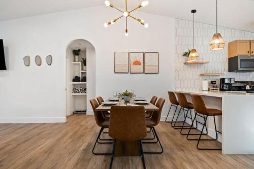 Joshua Tree House | J-Tree Bungalow with Large Hot Tub Views Patio