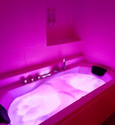 Chatel-Guyon Apartment | Jacuzzi privé - Netflix - Wi-Fi - parking gratuit