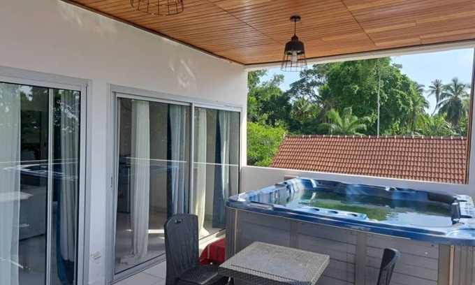 Kribi Hotel | Jacuzzi Suite · Sea balcony · Beach · B’fast opt ·