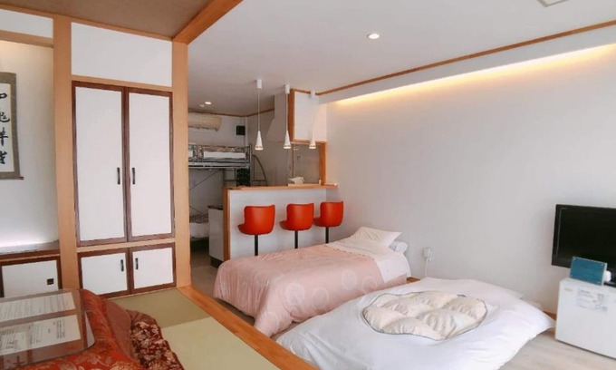 Goshogawara House | Japanese and Western style modern suite apartment / Goshogawara Aomori
