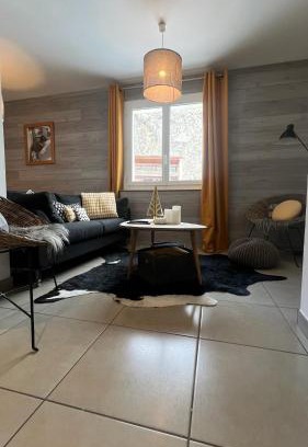 Valloire Apartment | Jaune Génépi - 4 personnes - 49m2 et 17m2 terrasse