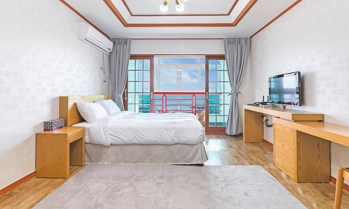 Andeok House | Jeju Badaaehyanggi Pension