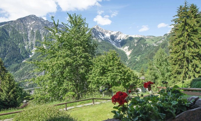 Courmayeur Apartment | JOIVY Courmayeur Imperial Suite Home Plangorret
