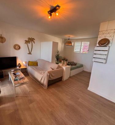 Mont Vergna Apartment | Joli Studio vue Mer avec Piscine