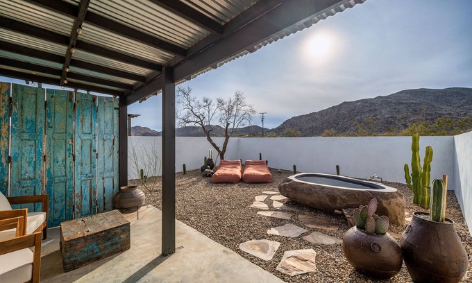 Joshua Tree House | Joshua Tree Wabi Sabi House - A Desert Hideaway