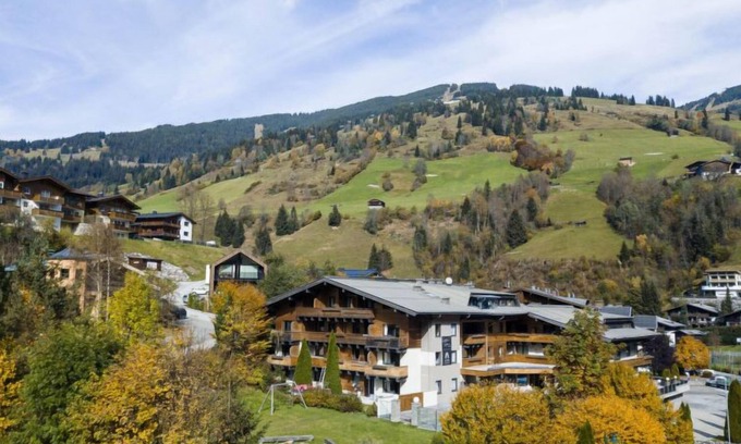Vorderglemm Apartment | Juniorsuite bis zu 4 P &Wellnessbereich by Interhome