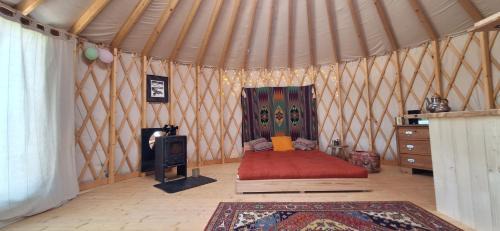 gmina Krempna Other | Jurta wkoło zielono