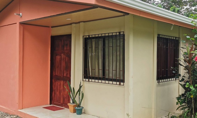 Cahuita House | Just 4 minutes from the beach and Cahuita National Park! Family home.