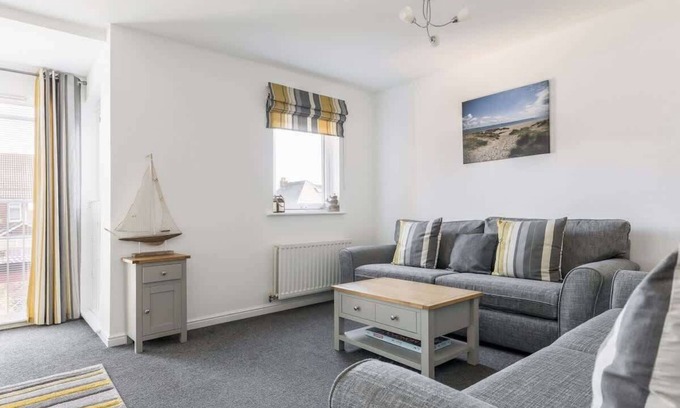 Hamworthy House | Just Beachy - Moments from Hamworthy Beach
