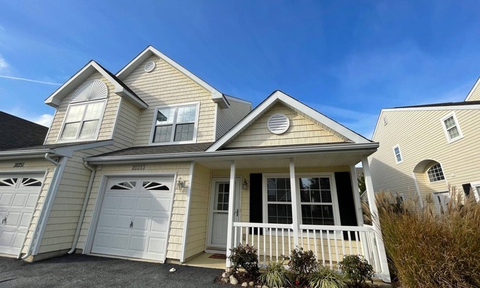 Keys Of Marsh Harbor House | Just minutes to the Beach and Boardwalk with great community pool!