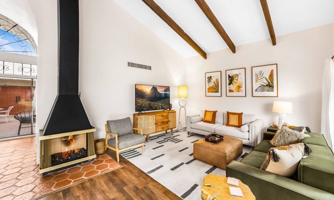 Araby Commons Condo | K0239 - 2/2 ground level condo with large private foyer- Christopher Kennedy Des