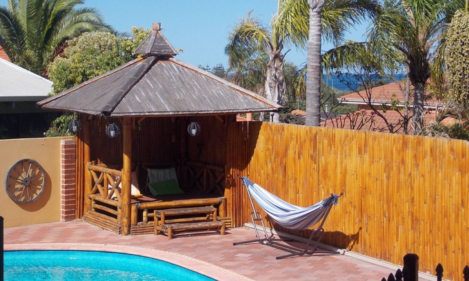 Kallaroo Cottage | "Kallaroo Garden Cottage" - Close to magnificent beaches!