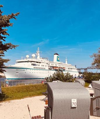 Osterronfeld Hotel | Kanal-Haus "Das Gästehaus direkt am NOK"