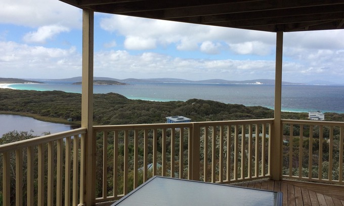 Goode Beach Apartment | Kanata Goode Beach