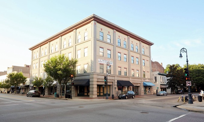 Historic District - North Apartment | Kasa Altmayer Savannah
