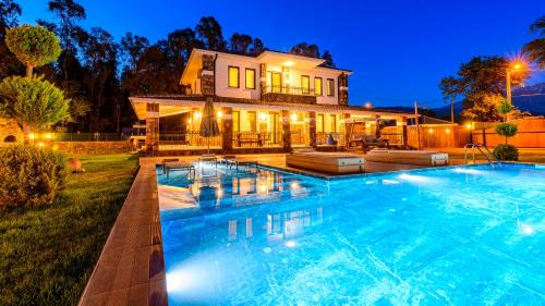 Fethiye Villa | Kaya Köy'de Özel Havuzlu, 5 Yatak Odalı Lüks Villa Albera