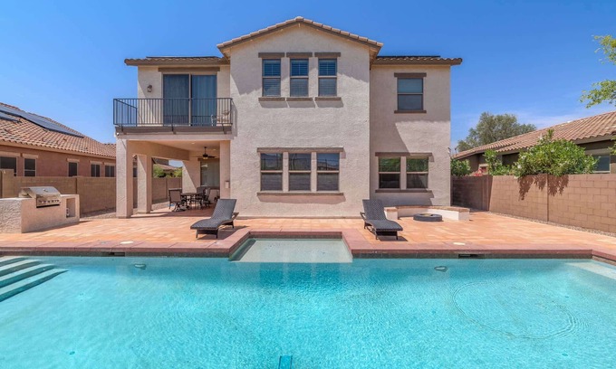 Montecito in Estrella House | King bed, Pool, Fire Pit, Office