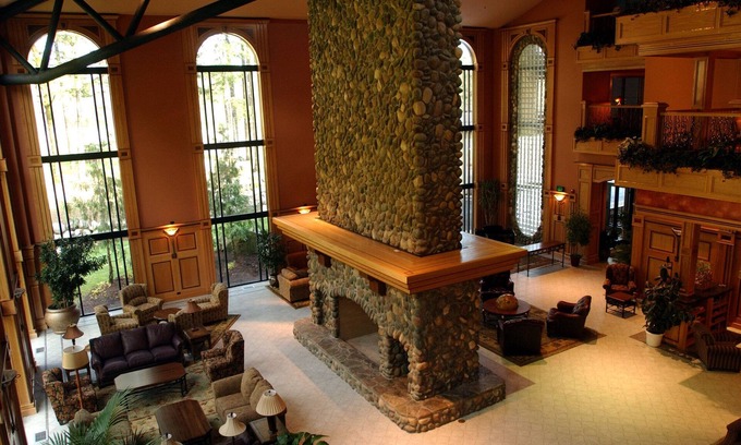 North Bonneville Resort | King Jacuzzi Mountain View