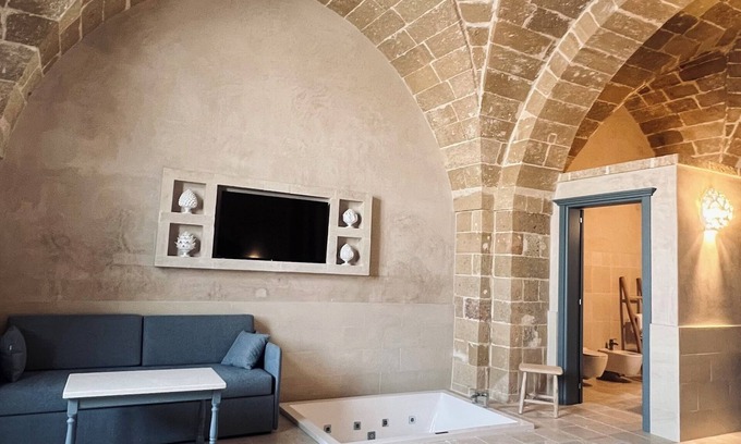 Felline Bed & Breakfast | King Room with Jacuzzi - Charming in Felline - Borgo Don Ciccio