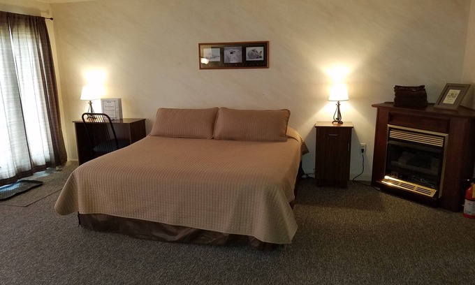 Swain Apartment | King's Suite #8 Near Letchworth State Park