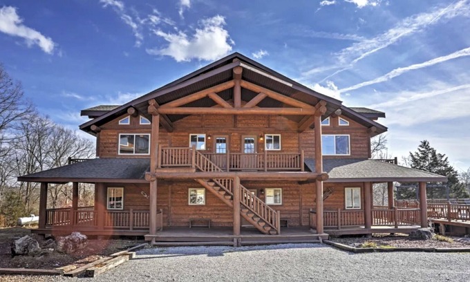 Shell Knob Cabin | KingsRiver Lodge S w/Pickleball Court-Walk to Lake