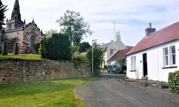 Leven Cottage | Kirkview Cottage pet friendly, sleeps 4 near St Andrews