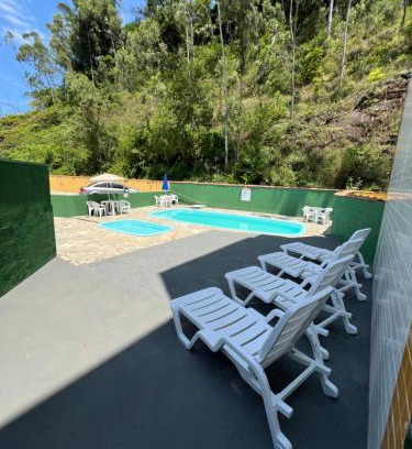 Toninhas Apartment | Kitnet com 2 piscinas a 4 quadras da Praia das Toninhas Ubatuba-SP