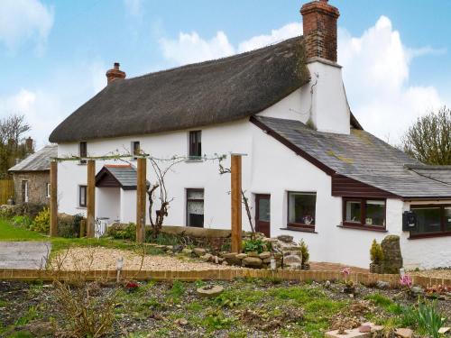 Bideford House | Knotty Corner Cottage