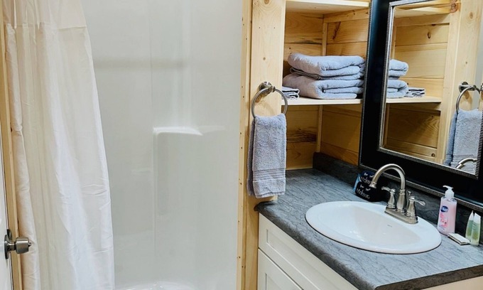 Mountain View Cabin | Knotty Squirrel Unit 7 Multibedroom Suite