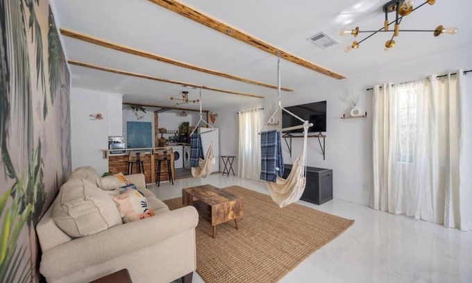 West Pensacola Apartment | Koala Café~FirePit~BBQ~Kid Ready