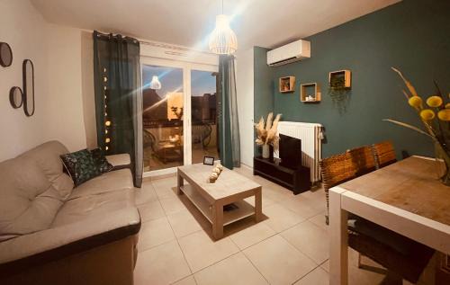 Route de Beaucaire Apartment | L'AMOUREUX DE NIMES : P3 + parking privé