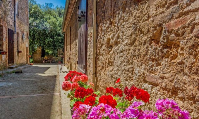 Simignano Apartment | L'Erika by Interhome