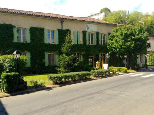 Aubeterre-sur-Dronne Hotel | L'Hôtel du Périgord