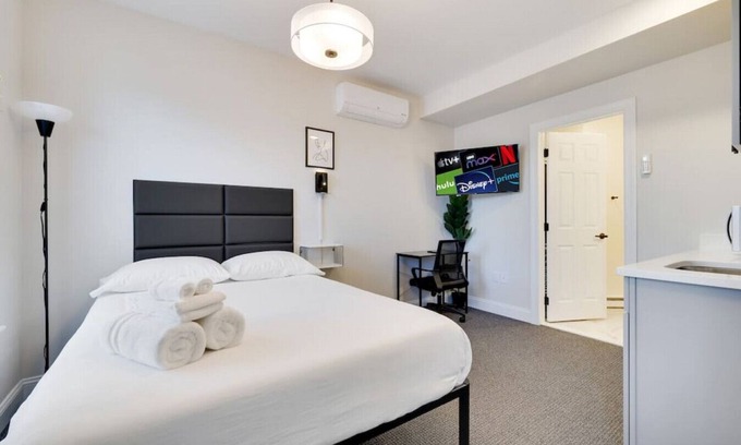 East Stroudsburg Apartment | L311 · The Lack - Full Suite - B11