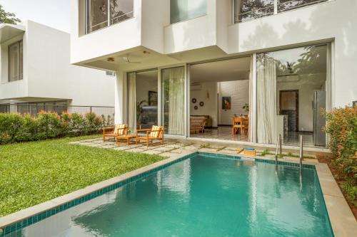 Nerul Villa | La Agueda 2BHK Luxury Villas 10 minutes from Candolim Beach with Private Pool, Fully Equipped Kitchen, Garden, 24x7 Security & WiFi