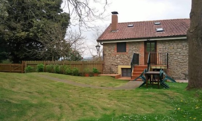 San Vicente de la Barquera Cottage | La Casa de Migegos for 4 people
