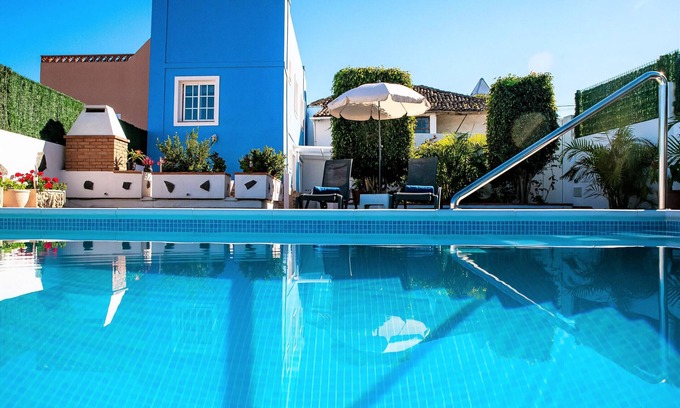 San Juan del Reparo Ski Chalet | La casa de mi abuela with heatable pool