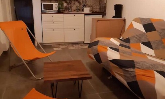 La Couronne Apartment | La Cigale charming studio in quiet residence