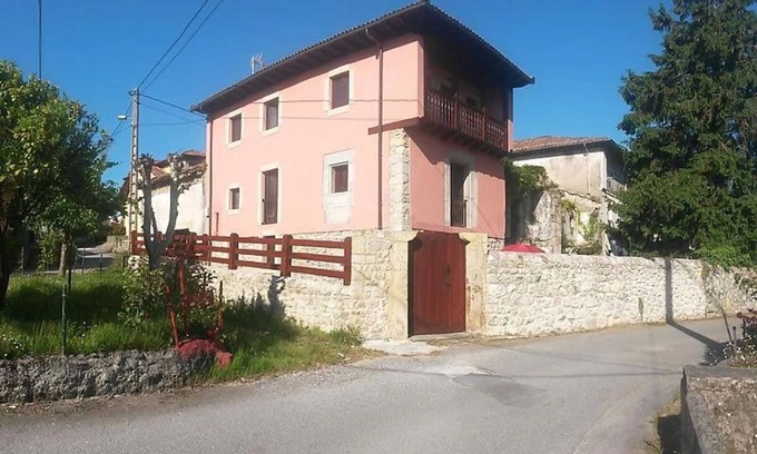 Vidiago House | La Coruxa Vacation Home