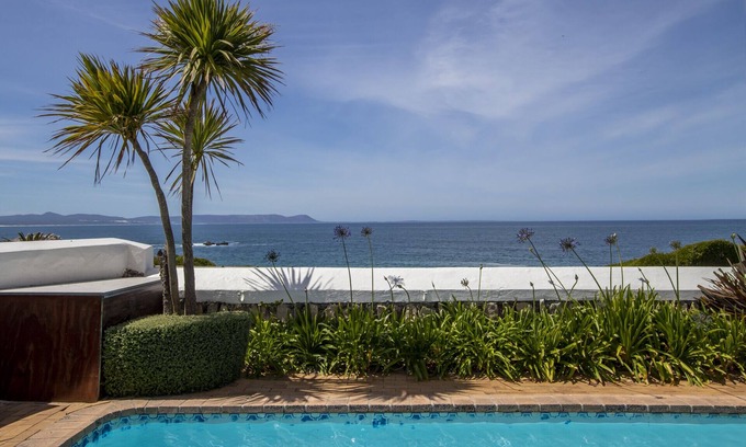 Westcliff House | La Fontaine Guest House