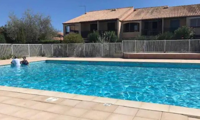 La Franqui House | La Franqui , Maison Rénovée Dans Résidence, Piscine /vélos