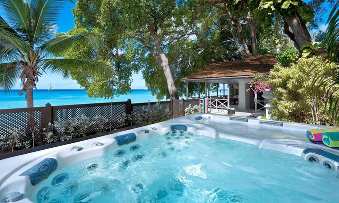 Gibbs Bay Villa | LA LUNE VILLA BARBADOS - Stunning beach house on Gibbs Beach with Jacuzzi