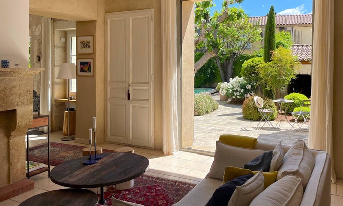 Mouries House | La Maison de Clervie - village de Mouriès