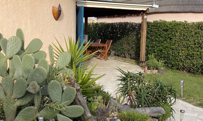 Le Barcares House | "La Maison du Lac "Fisherman's farmhouse, sleeps 4, classified 2, swimming wifi