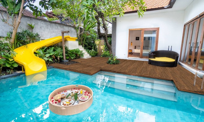 Kerobokan Villa | La Mira Villa Seminyak by Ini Vie Hospitality