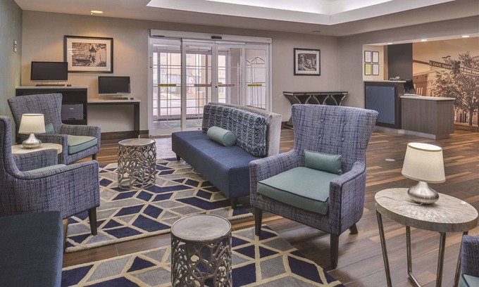 Newnan Hotel | La Quinta Inn & Suites by Wyndham Atlanta South - Newnan