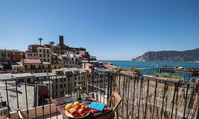 Vernazza Apartment | La Torretta dei Merli With Views